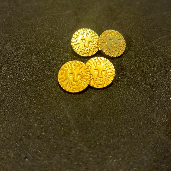 Other - Lion head cuff links in Antique gold